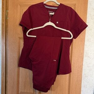 Fabletics Wine Scrub Set